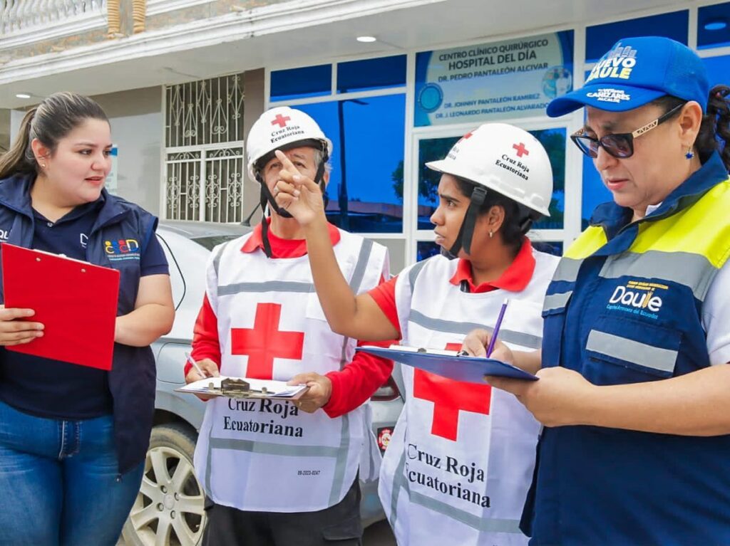 Funcionarios-CruzRoja-GestionRiesgos